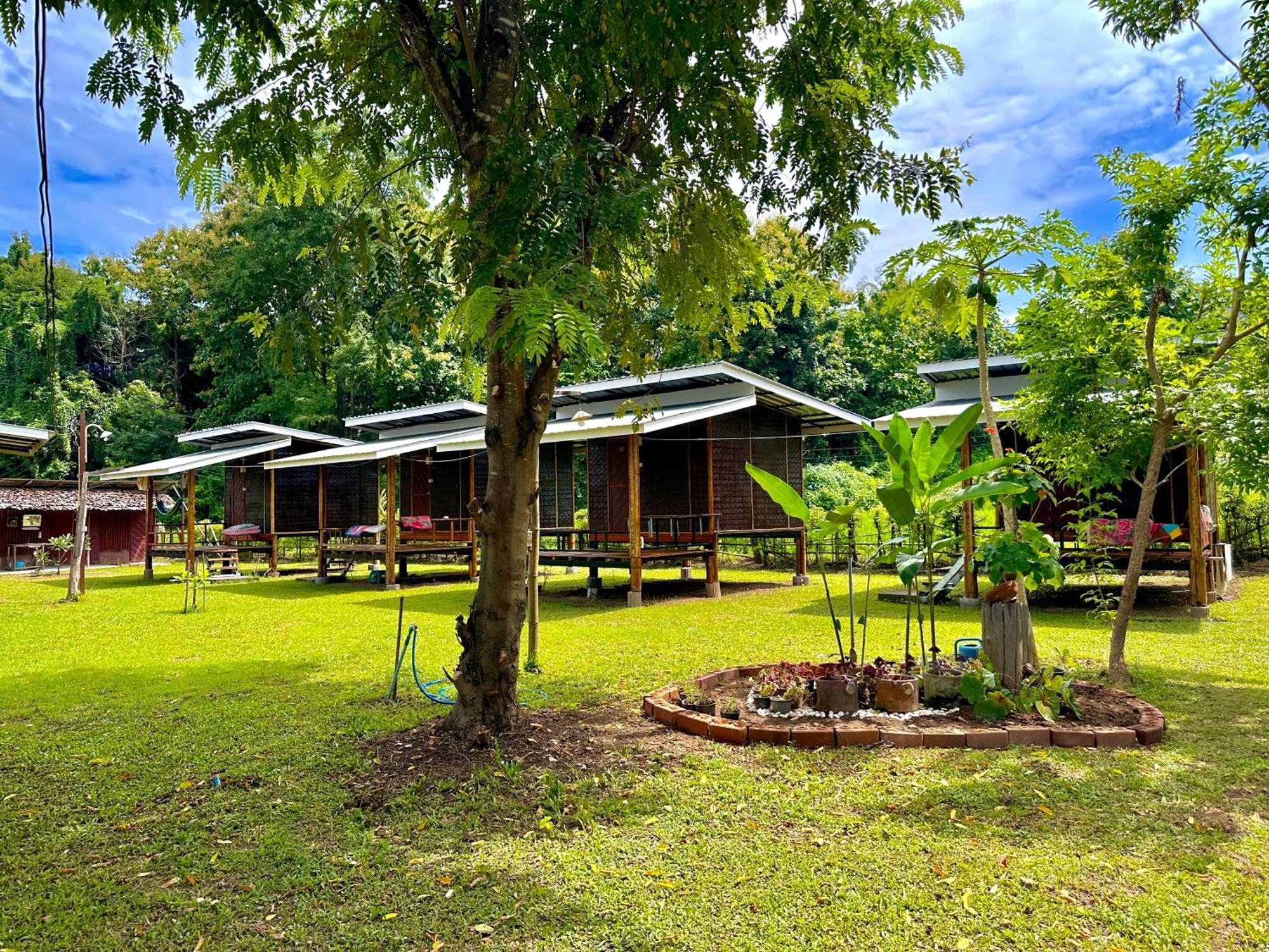 Twin Hut Hotel Pai Exterior photo