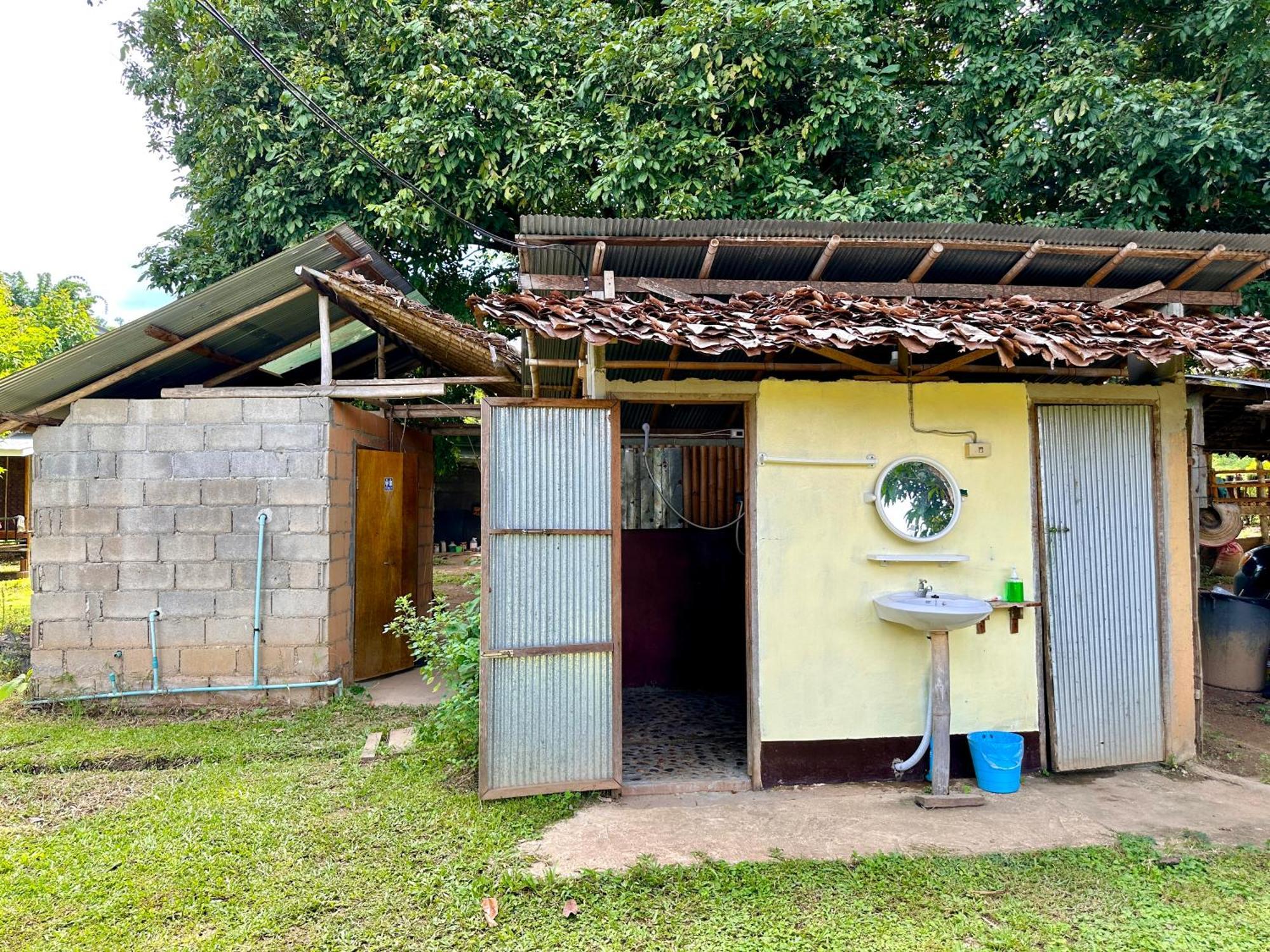 Twin Hut Hotel Pai Exterior photo
