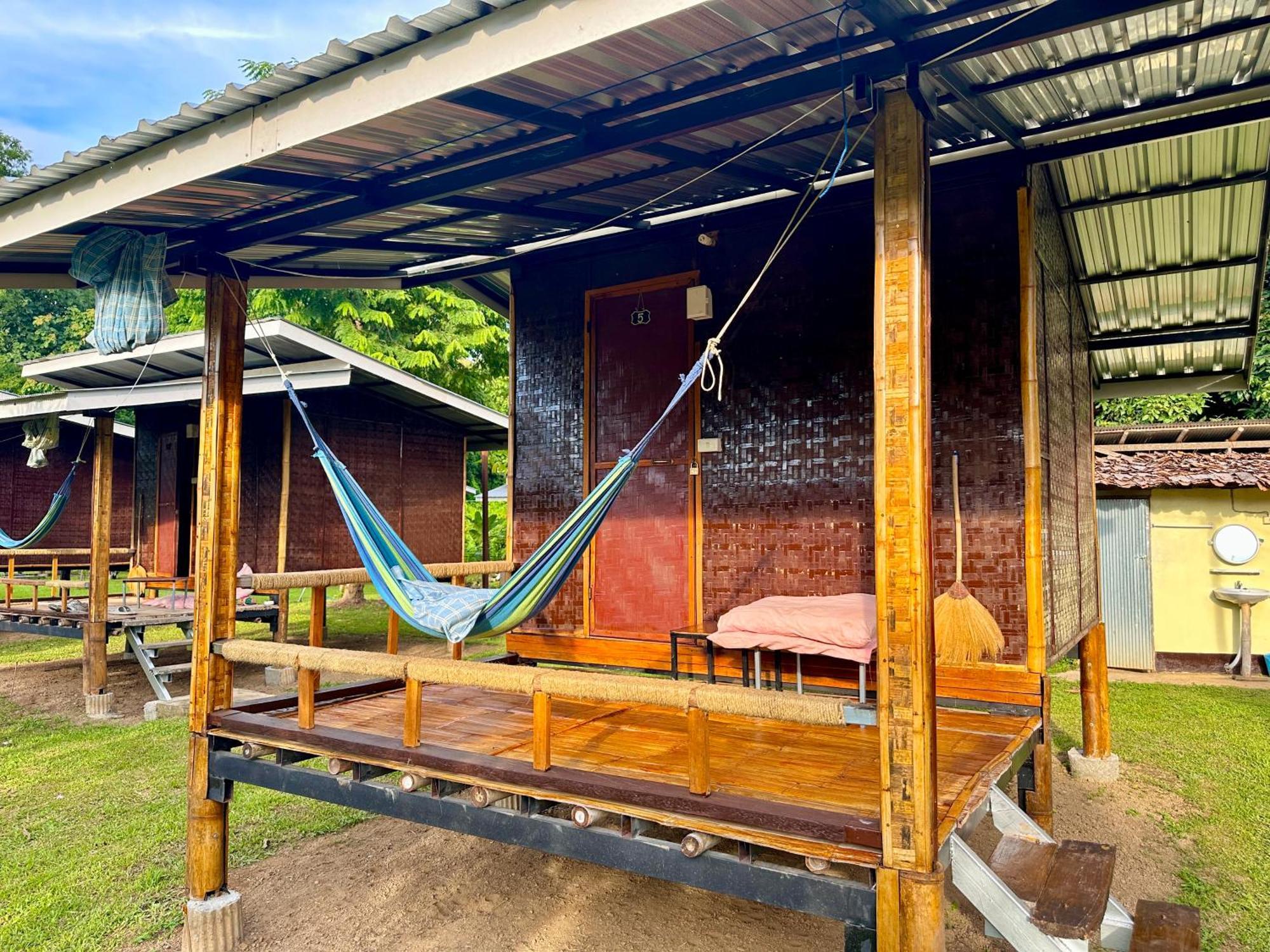 Twin Hut Hotel Pai Exterior photo