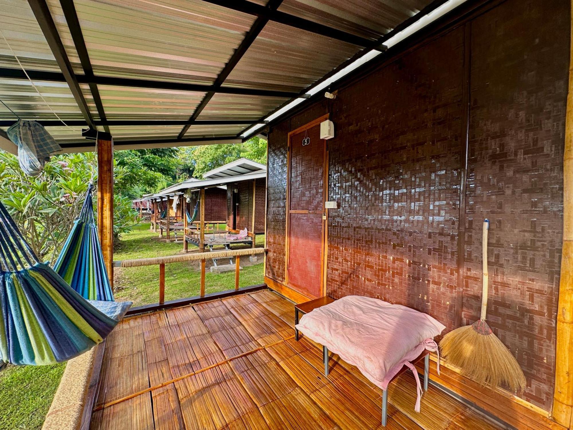 Twin Hut Hotel Pai Exterior photo