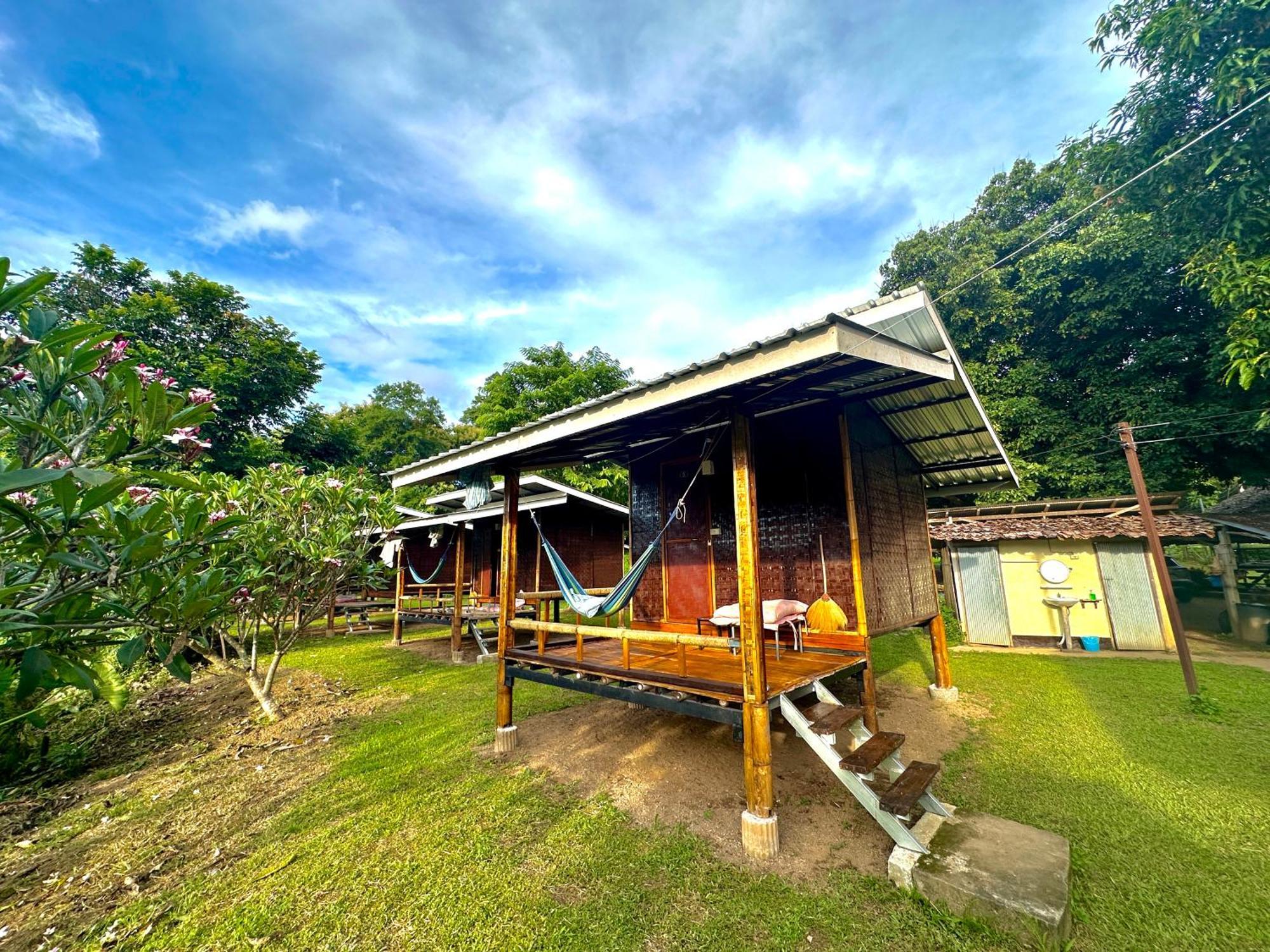 Twin Hut Hotel Pai Exterior photo